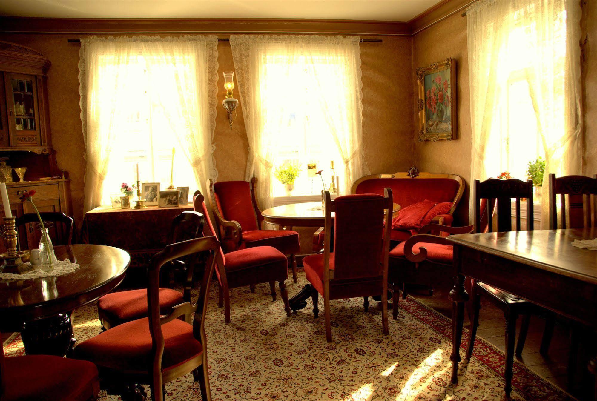 Paulsens Hotel Лингдал Екстериор снимка