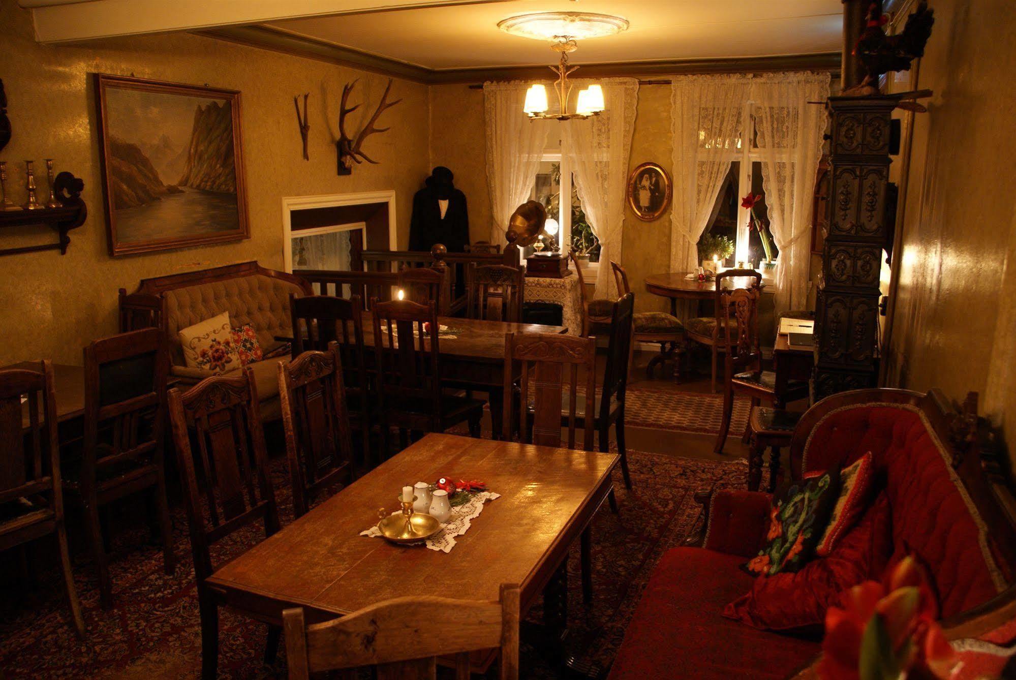 Paulsens Hotel Лингдал Екстериор снимка